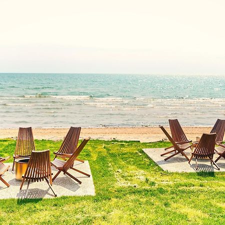 The Long Beach Resort - Beachfront Cottages & Townhouse Suites Wainfleet Екстериор снимка