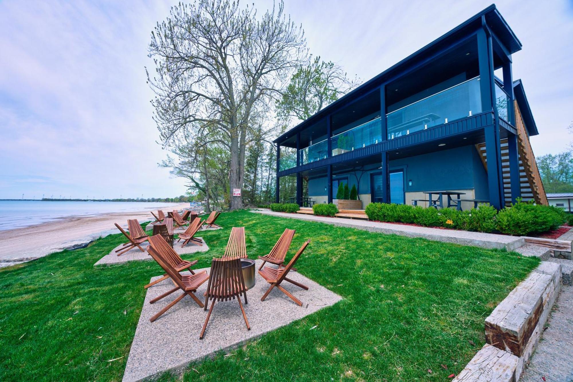 The Long Beach Resort - Beachfront Cottages & Townhouse Suites Wainfleet Екстериор снимка