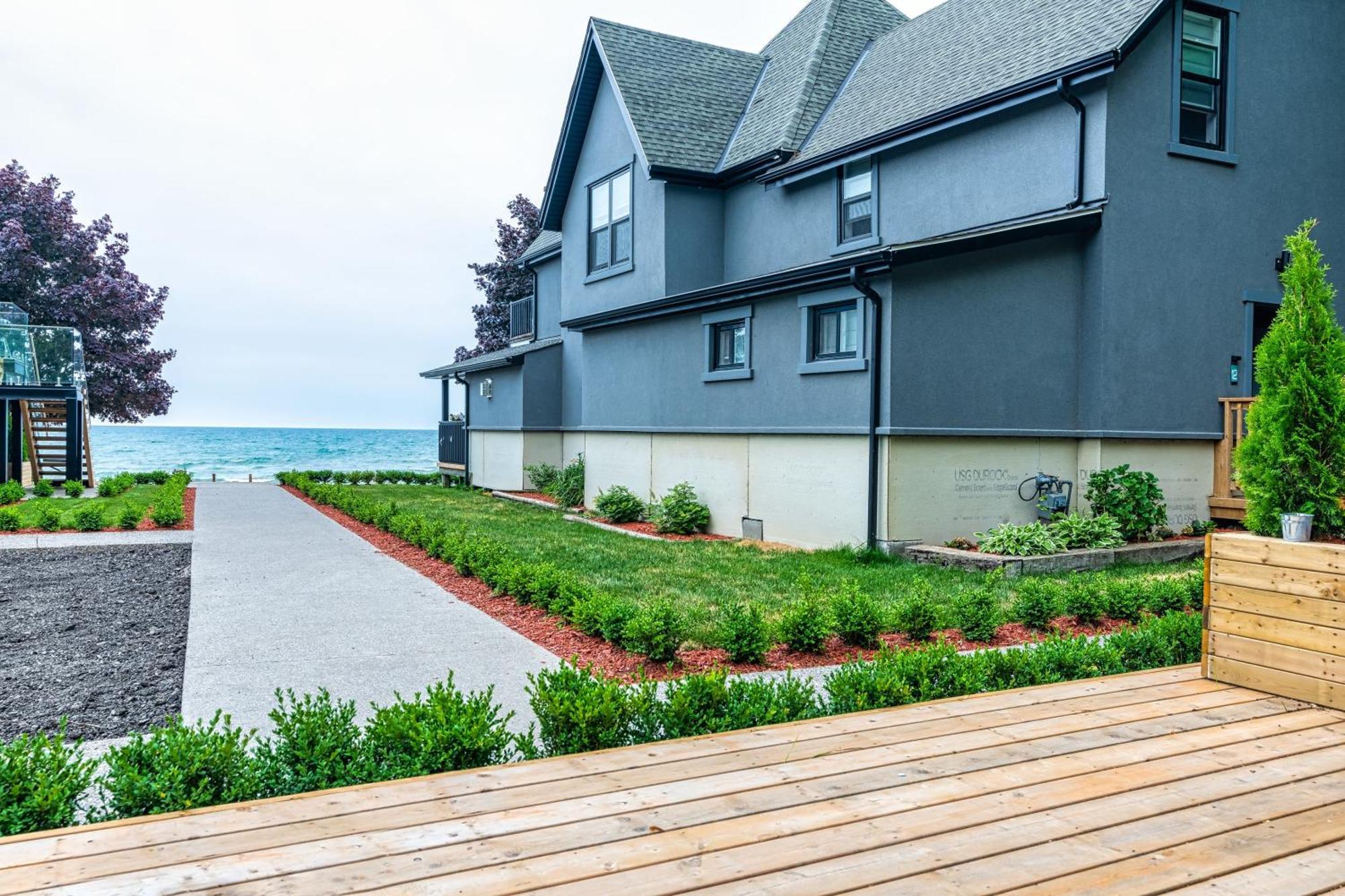 The Long Beach Resort - Beachfront Cottages & Townhouse Suites Wainfleet Екстериор снимка