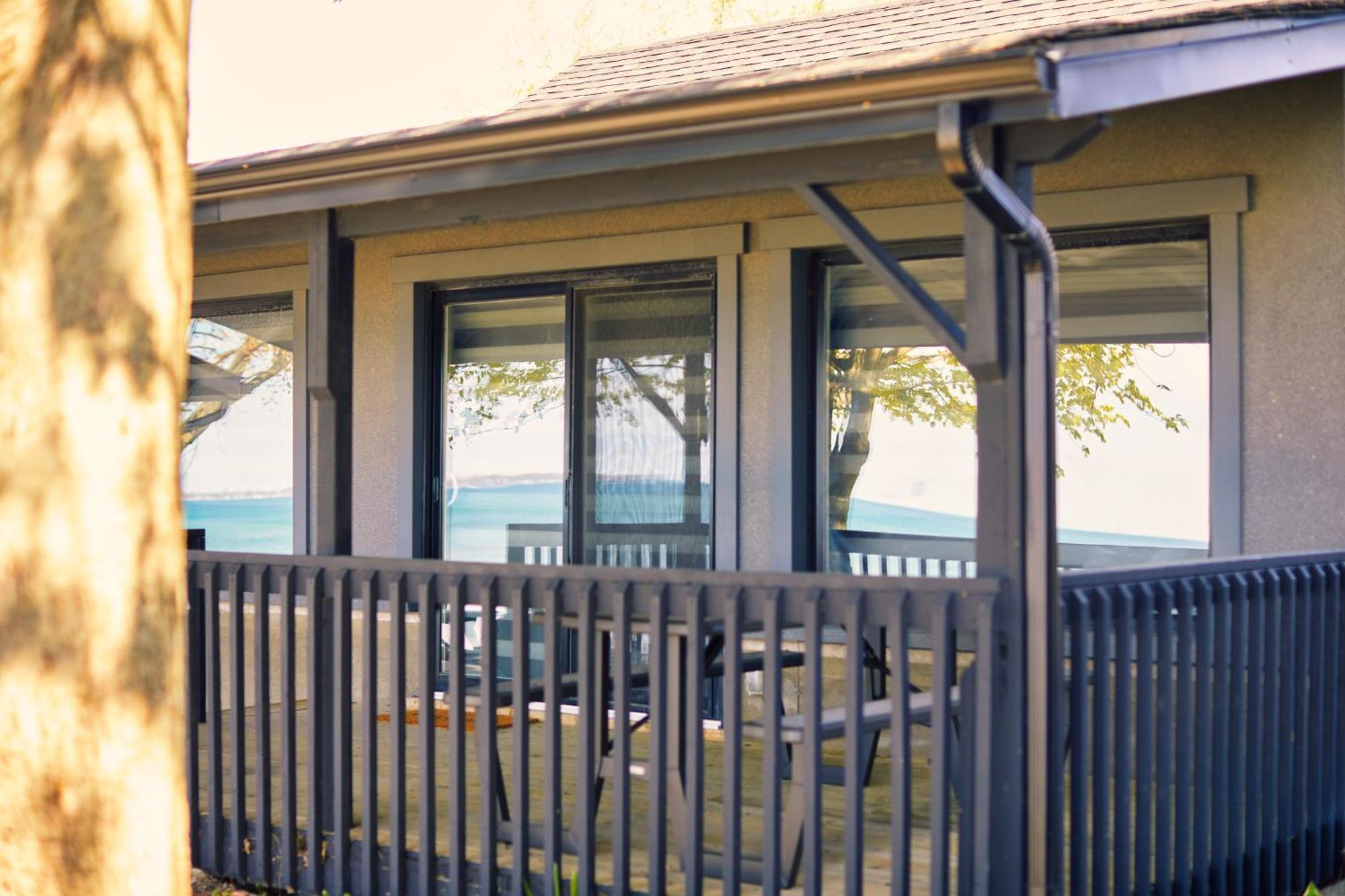 The Long Beach Resort - Beachfront Cottages & Townhouse Suites Wainfleet Екстериор снимка