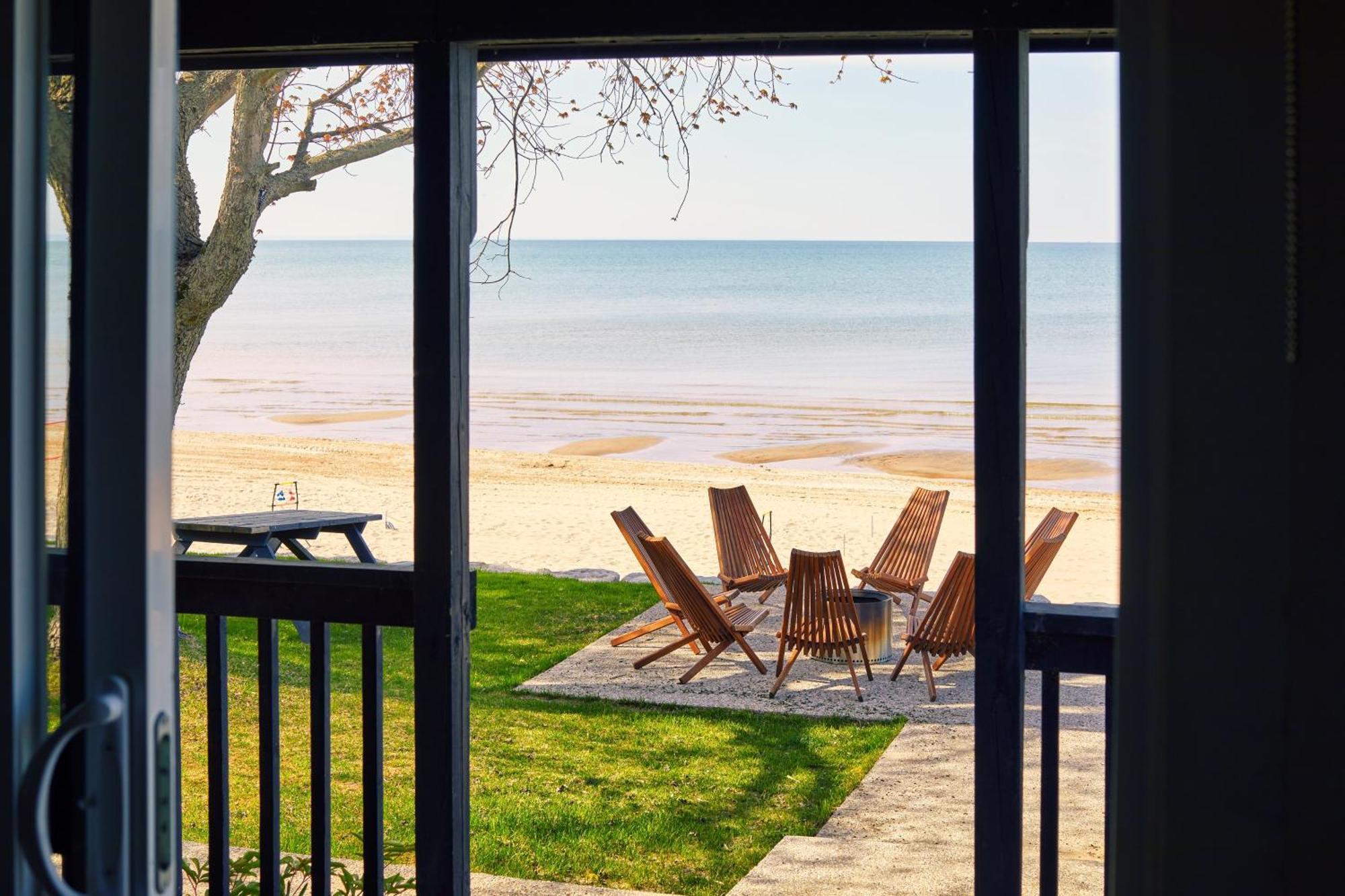 The Long Beach Resort - Beachfront Cottages & Townhouse Suites Wainfleet Екстериор снимка