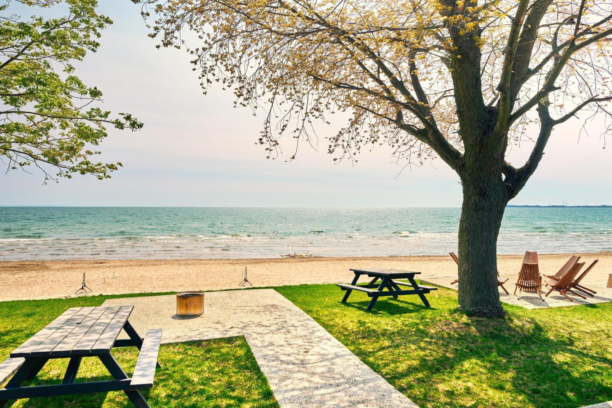 The Long Beach Resort - Beachfront Cottages & Townhouse Suites Wainfleet Екстериор снимка