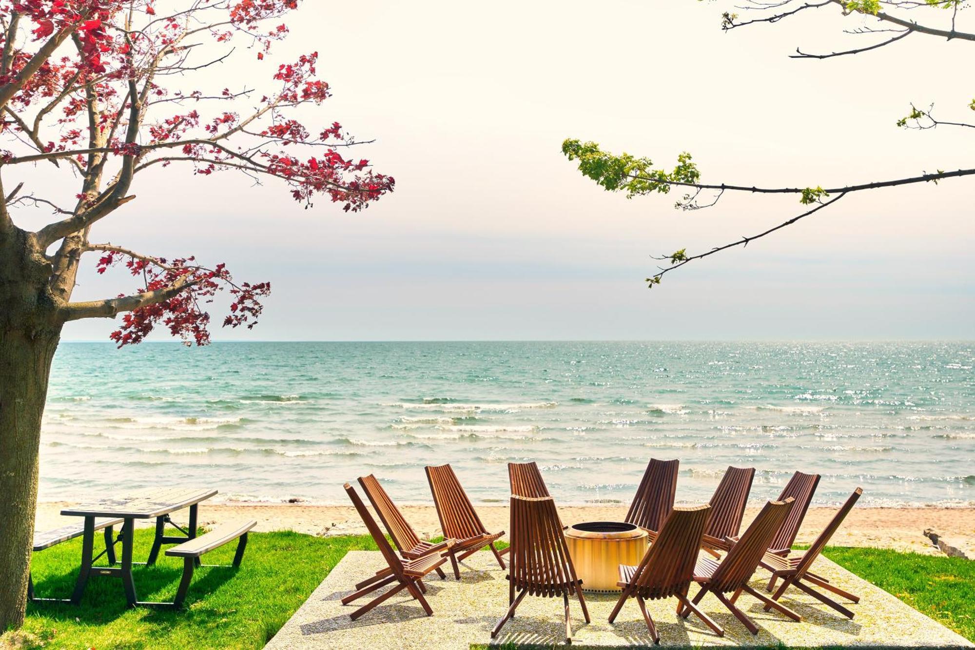 The Long Beach Resort - Beachfront Cottages & Townhouse Suites Wainfleet Екстериор снимка