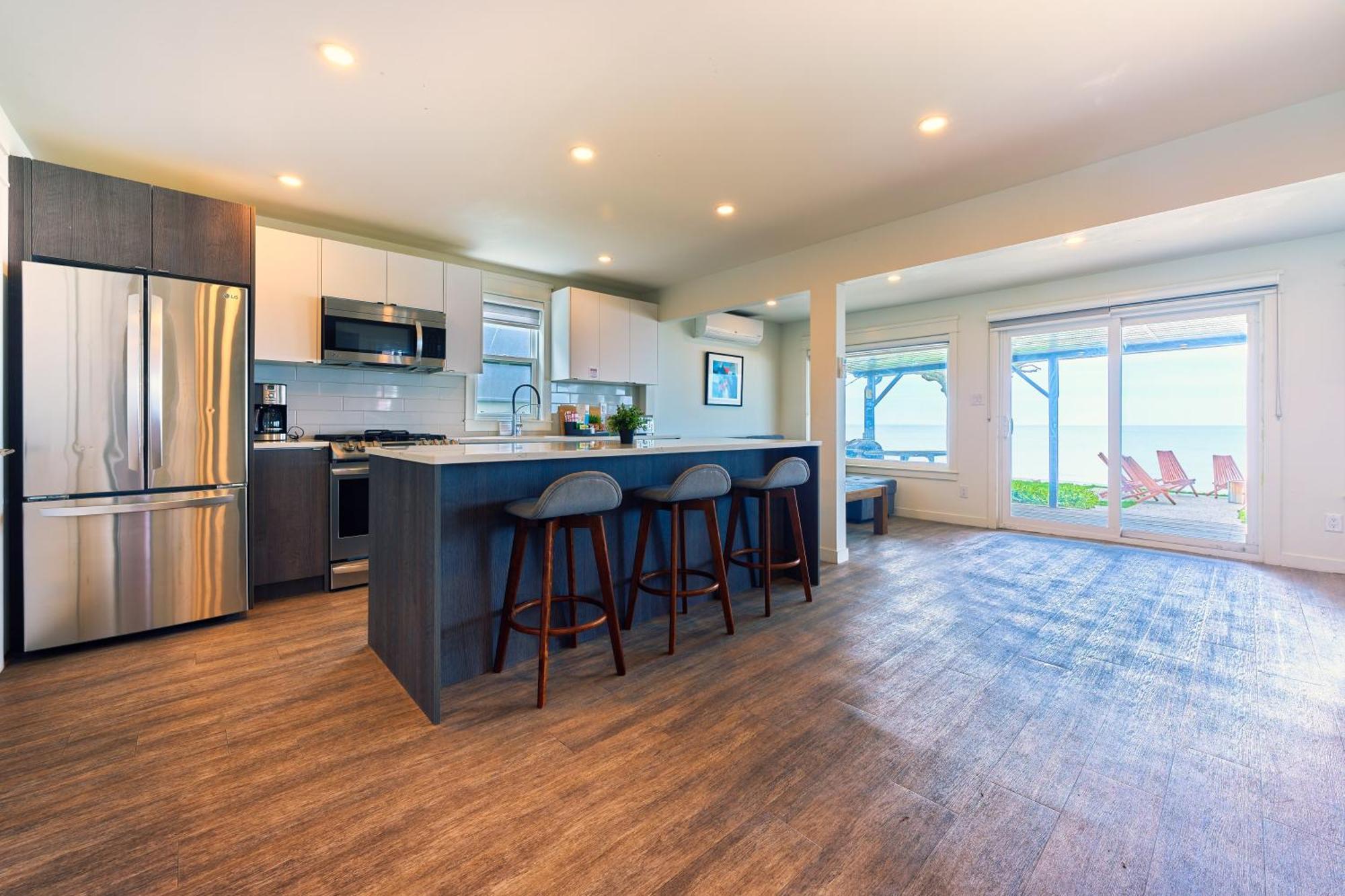 The Long Beach Resort - Beachfront Cottages & Townhouse Suites Wainfleet Екстериор снимка