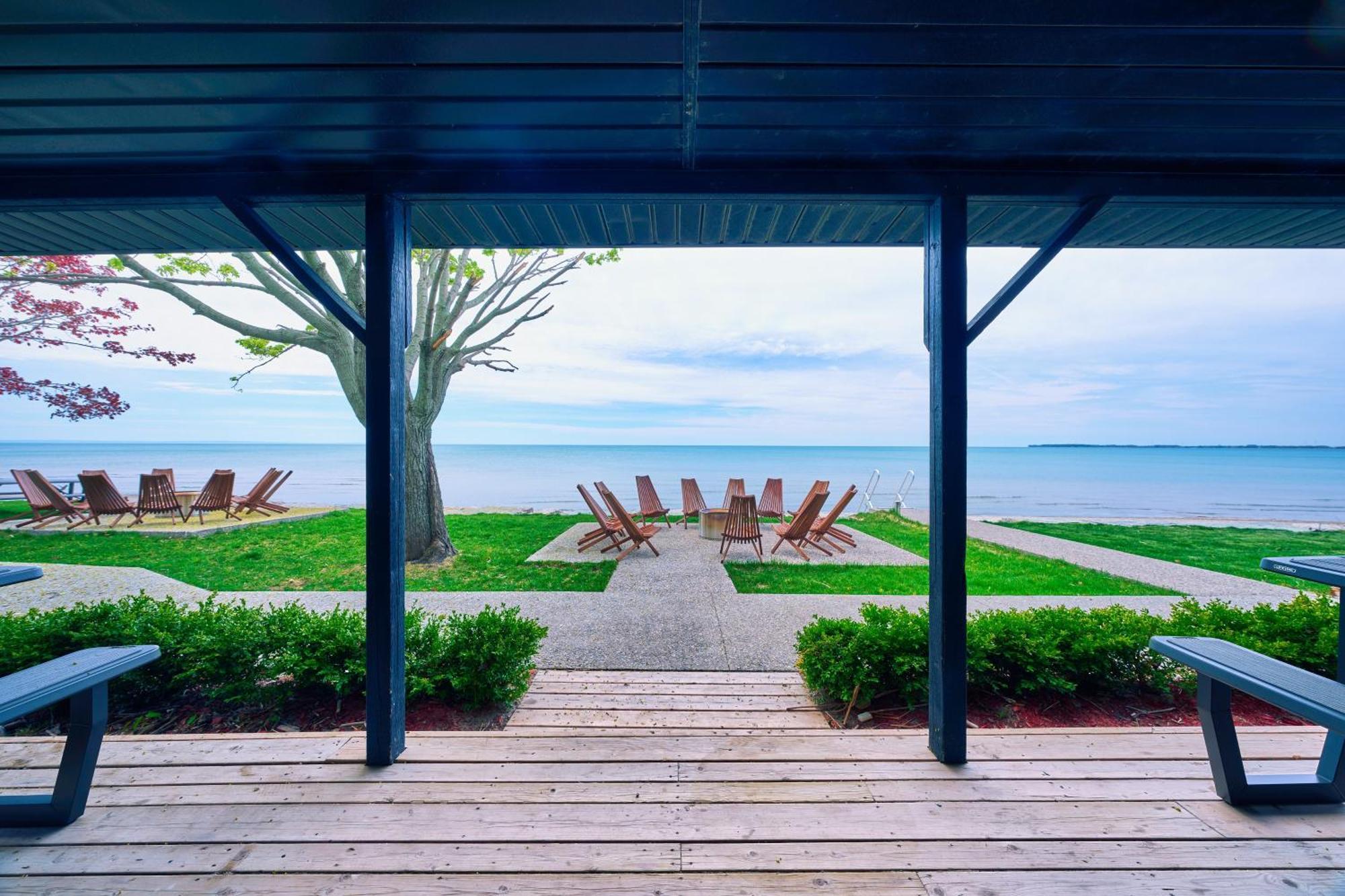 The Long Beach Resort - Beachfront Cottages & Townhouse Suites Wainfleet Екстериор снимка