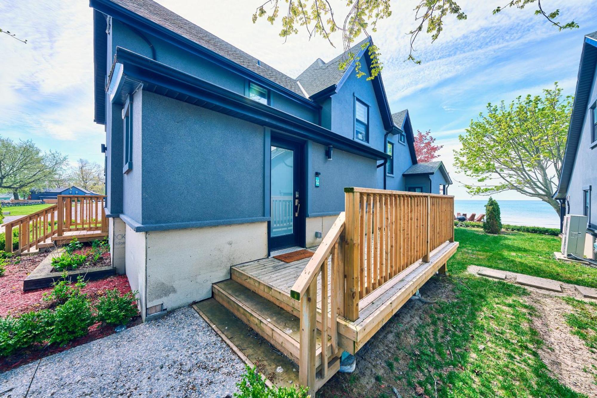 The Long Beach Resort - Beachfront Cottages & Townhouse Suites Wainfleet Екстериор снимка