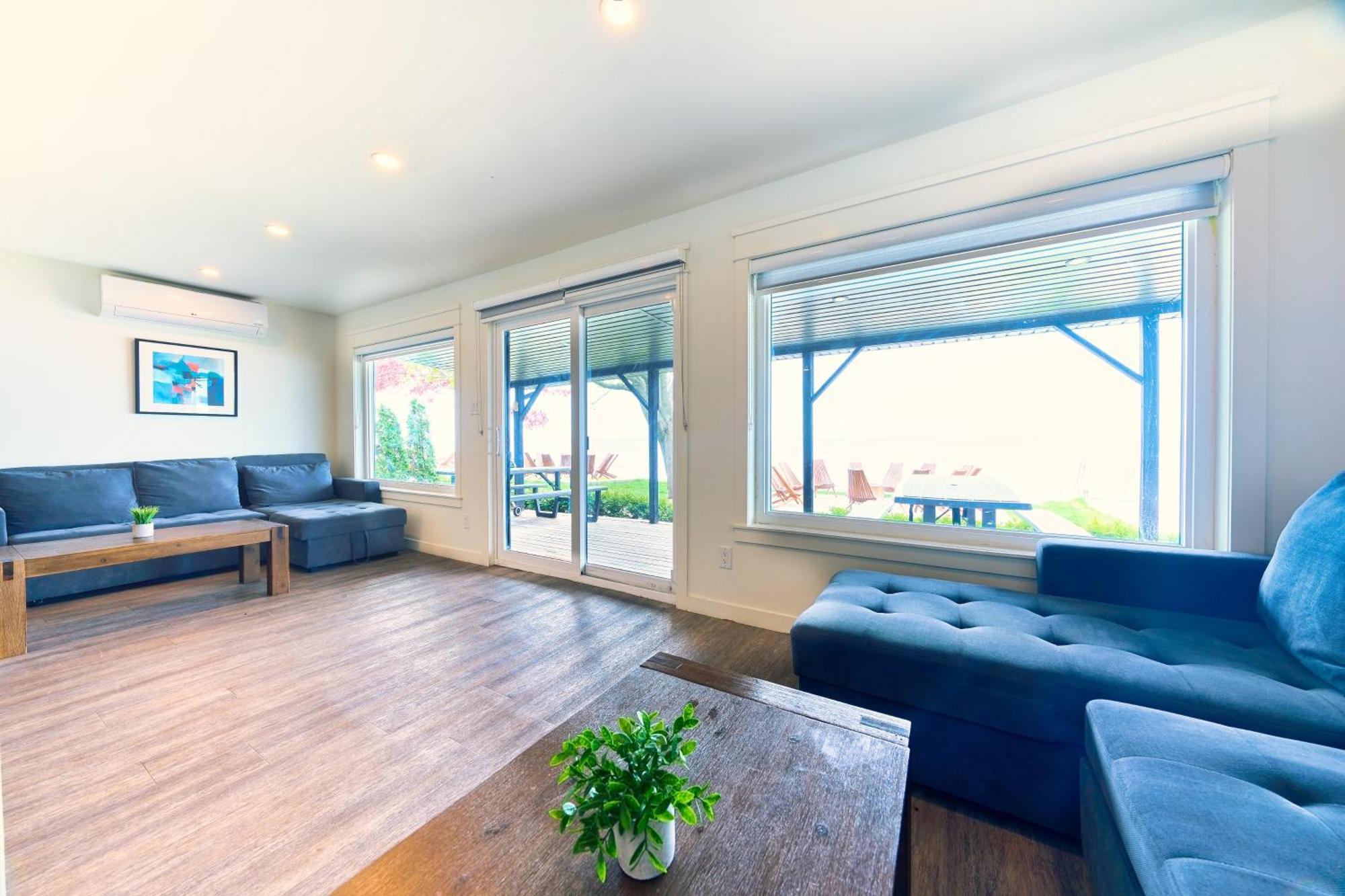 The Long Beach Resort - Beachfront Cottages & Townhouse Suites Wainfleet Екстериор снимка