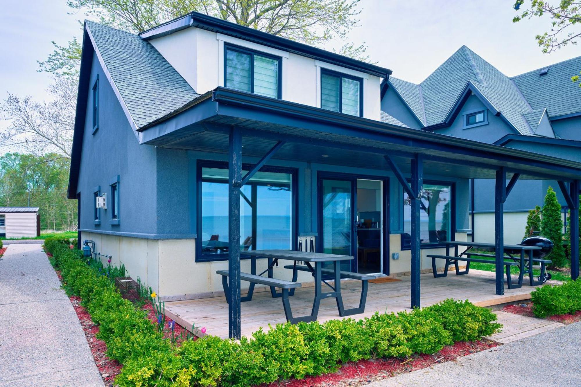 The Long Beach Resort - Beachfront Cottages & Townhouse Suites Wainfleet Екстериор снимка