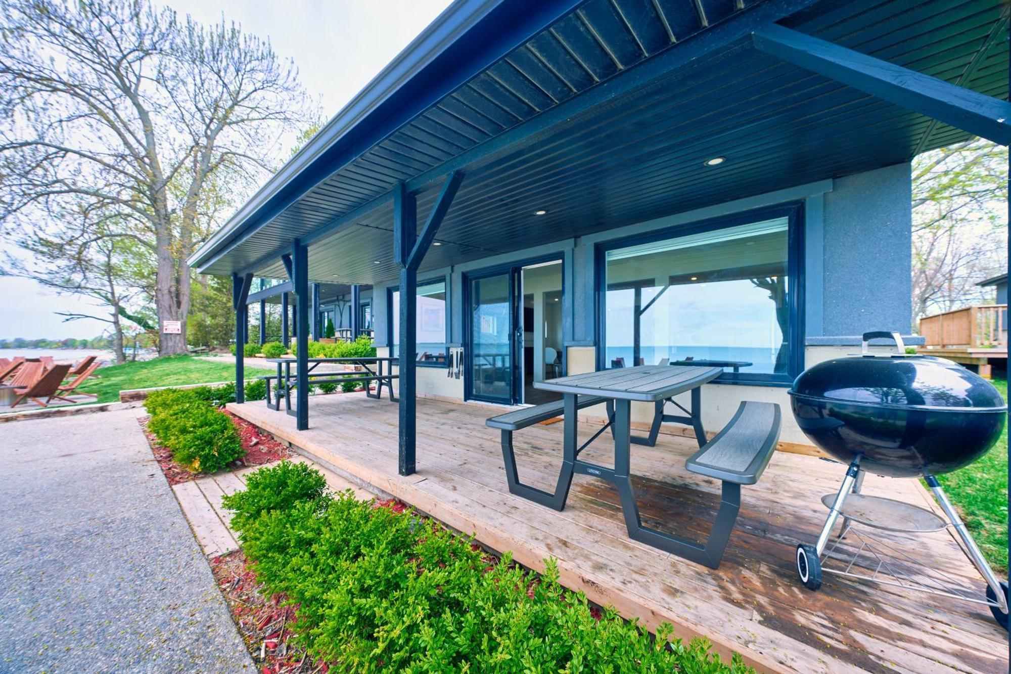 The Long Beach Resort - Beachfront Cottages & Townhouse Suites Wainfleet Екстериор снимка